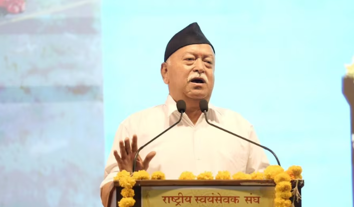 RSS मोहन भागवत ने की 75 साल और साइड हो जाने की बात, विपक्ष ने कहा- यह PM नरेंद्र मोदी को संदेश