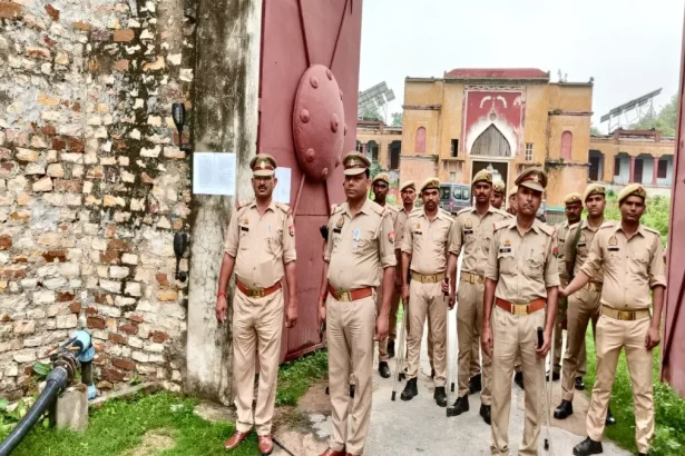 Raja Bhaiya के पिता उदय प्रताप सिंह समेत 13 लोग 40 घंटे के लिए नजरबंद, मोहर्रम को लेकर पुलिस ने की कार्रवाई